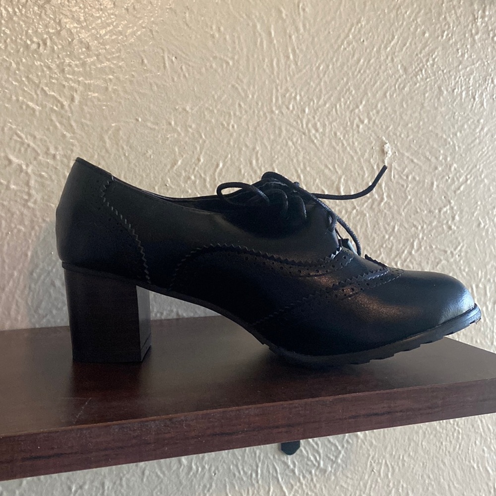 Odema shoe size 5.5, color black